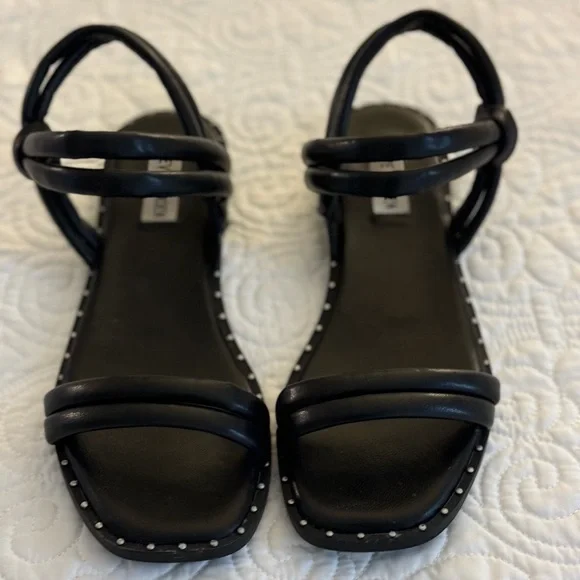 💥🔥Steve Madden Black Sandals🔥💥 - Picture 2 of 3
